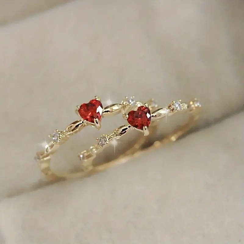 Heart-Shaped Red Cubic Zirconiz Ring gold