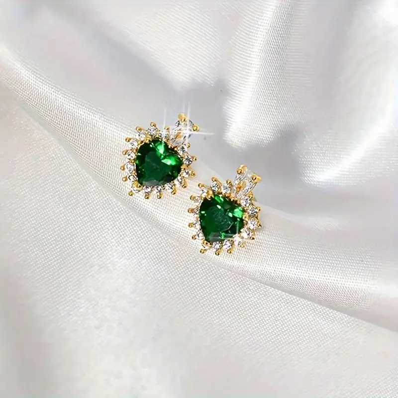 Romantic Heart Shaped Pendant Necklace & Earring Set Emerald Green - Image 4