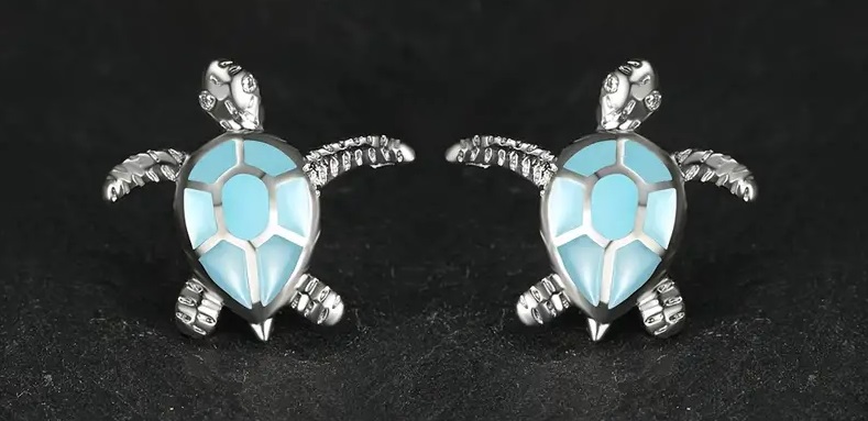 Turtle stud earrings
