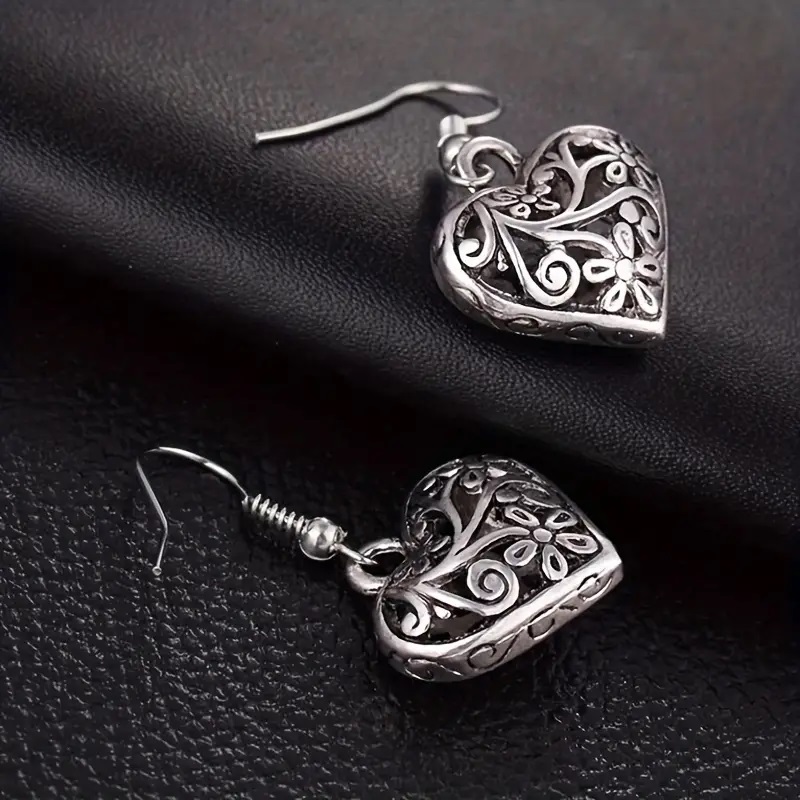 Vintage Hallow Heart Earrings - Image 4