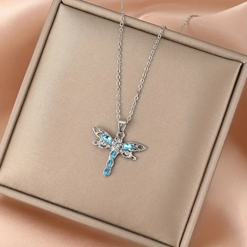 Vintage Dragonfly Pendant Necklace With Rhinestone - Image 4