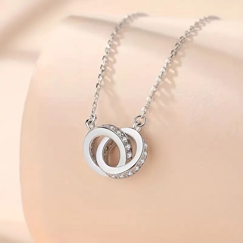 Luxury Interlocking Double Ring Necklace - Image 5