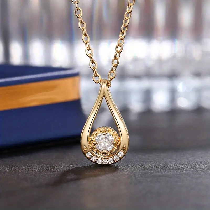 Elegant 18K Gold Plated Round Cut Waterdrop Pendant Necklace