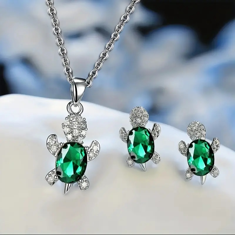 Turtle pendant necklace and stud earrings green
